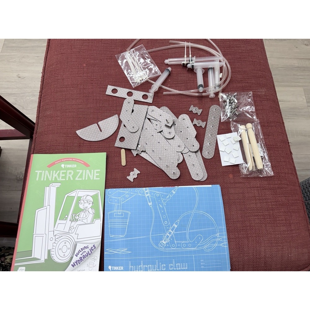 Open Box Kiwi Co Tinker Crate Hydraulic Claw System‎ Kit Explore Stem
